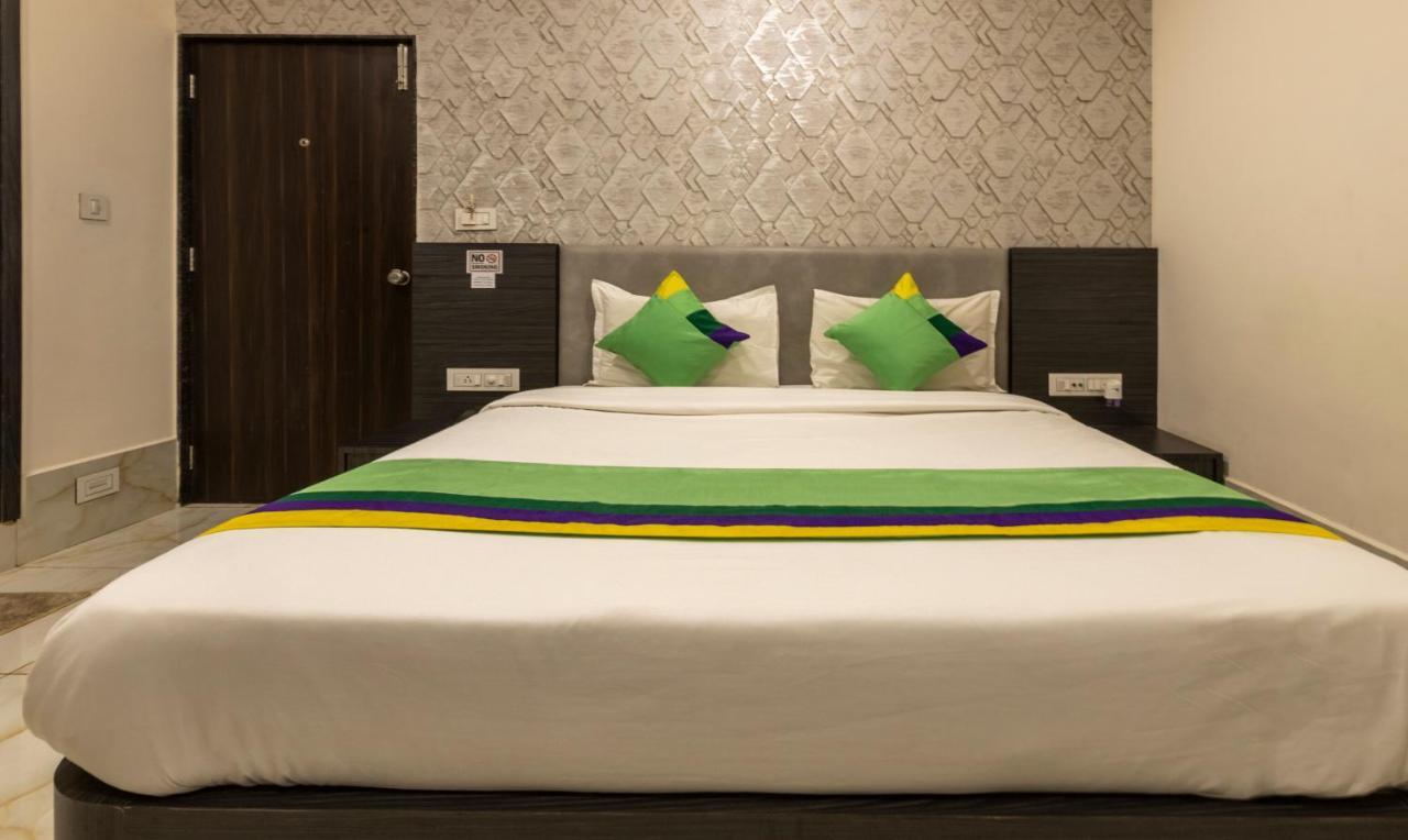 Treebo Oscar Hotel Rajkot Eksteriør billede