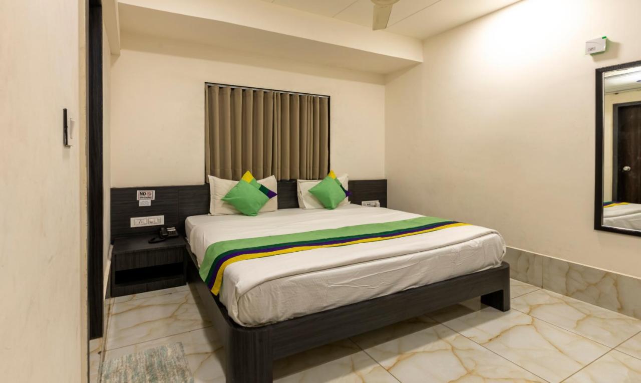 Treebo Oscar Hotel Rajkot Eksteriør billede