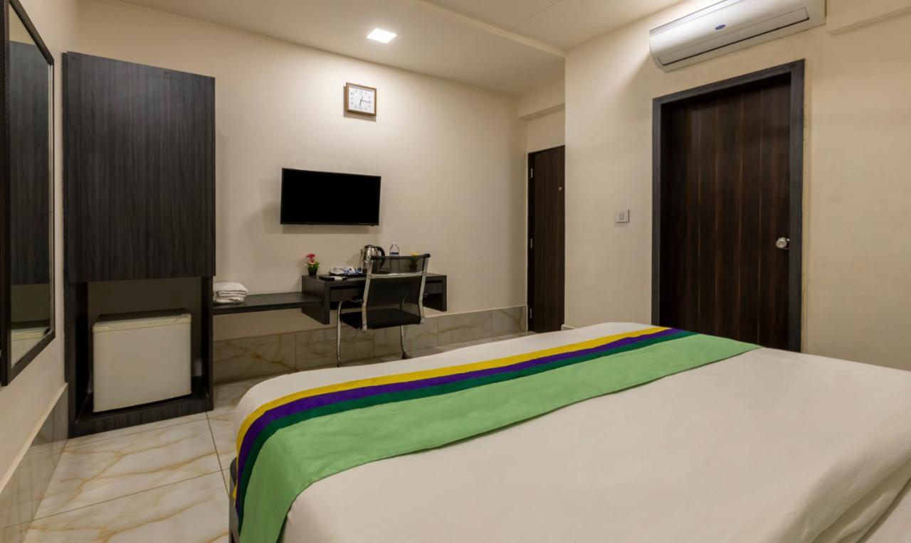 Treebo Oscar Hotel Rajkot Eksteriør billede